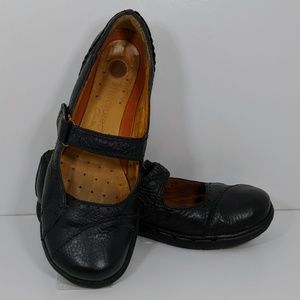 Clarks Unstructured Black Leather MaryJanes 7.5M